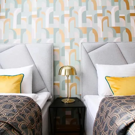 - Old Town Townhouse شقة