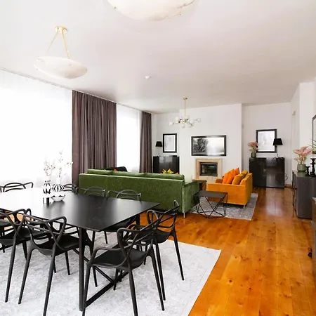 - Old Town Townhouse Διαμέρισμα *