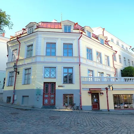 - Old Town Townhouse شقة *