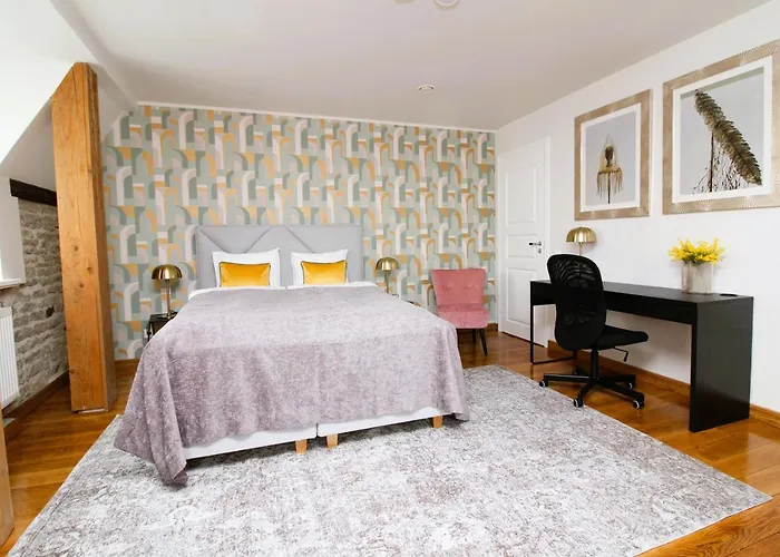 Apartment - Old Town Townhouse *